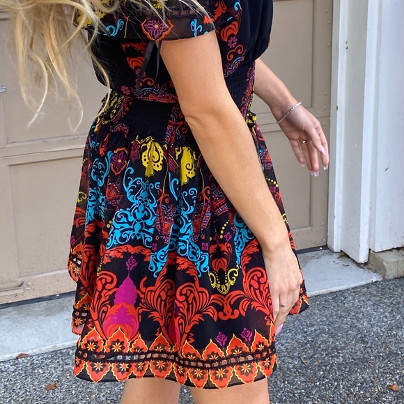 BEBE Bohemian Off the Shoulder Mini Dress Black Floral Size Small - Picture 8 of 8